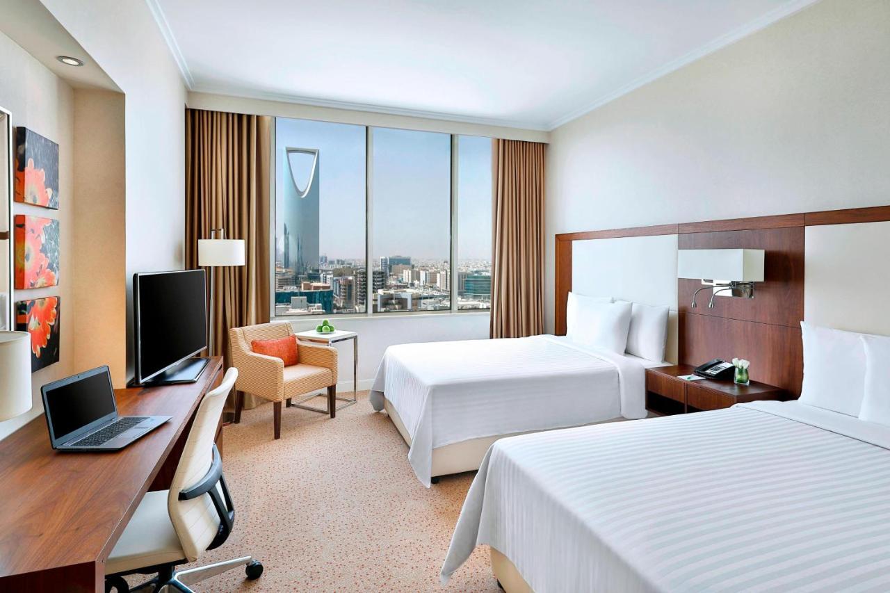 Отель Courtyard By Marriott Riyadh Olaya Экстерьер фото