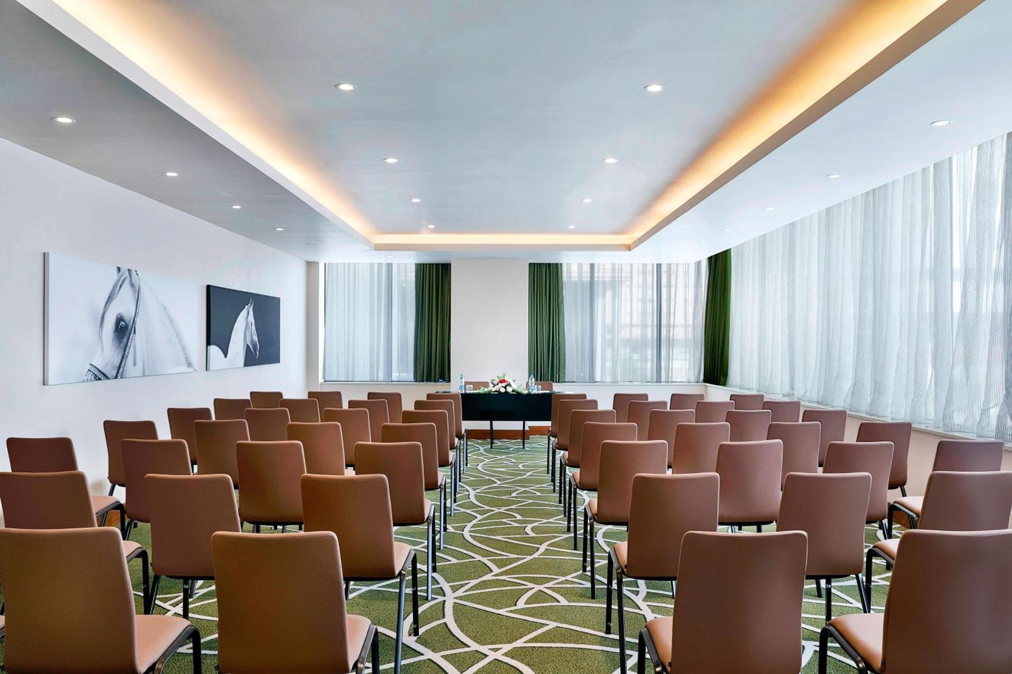 Courtyard By Marriott Riyadh Olaya Экстерьер фото