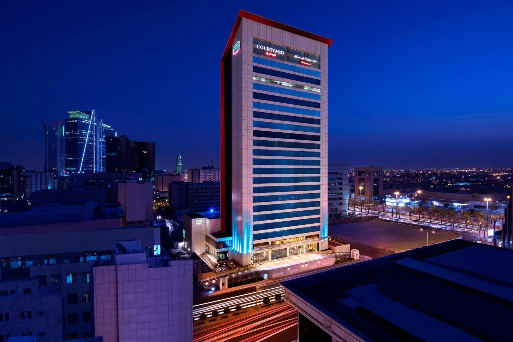 Отель Courtyard By Marriott Riyadh Olaya Экстерьер фото