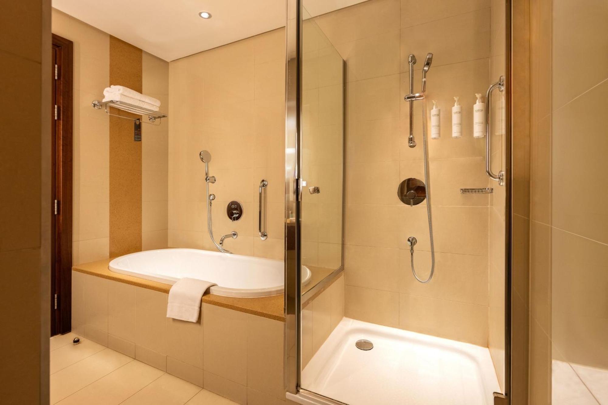 Courtyard By Marriott Riyadh Olaya Экстерьер фото