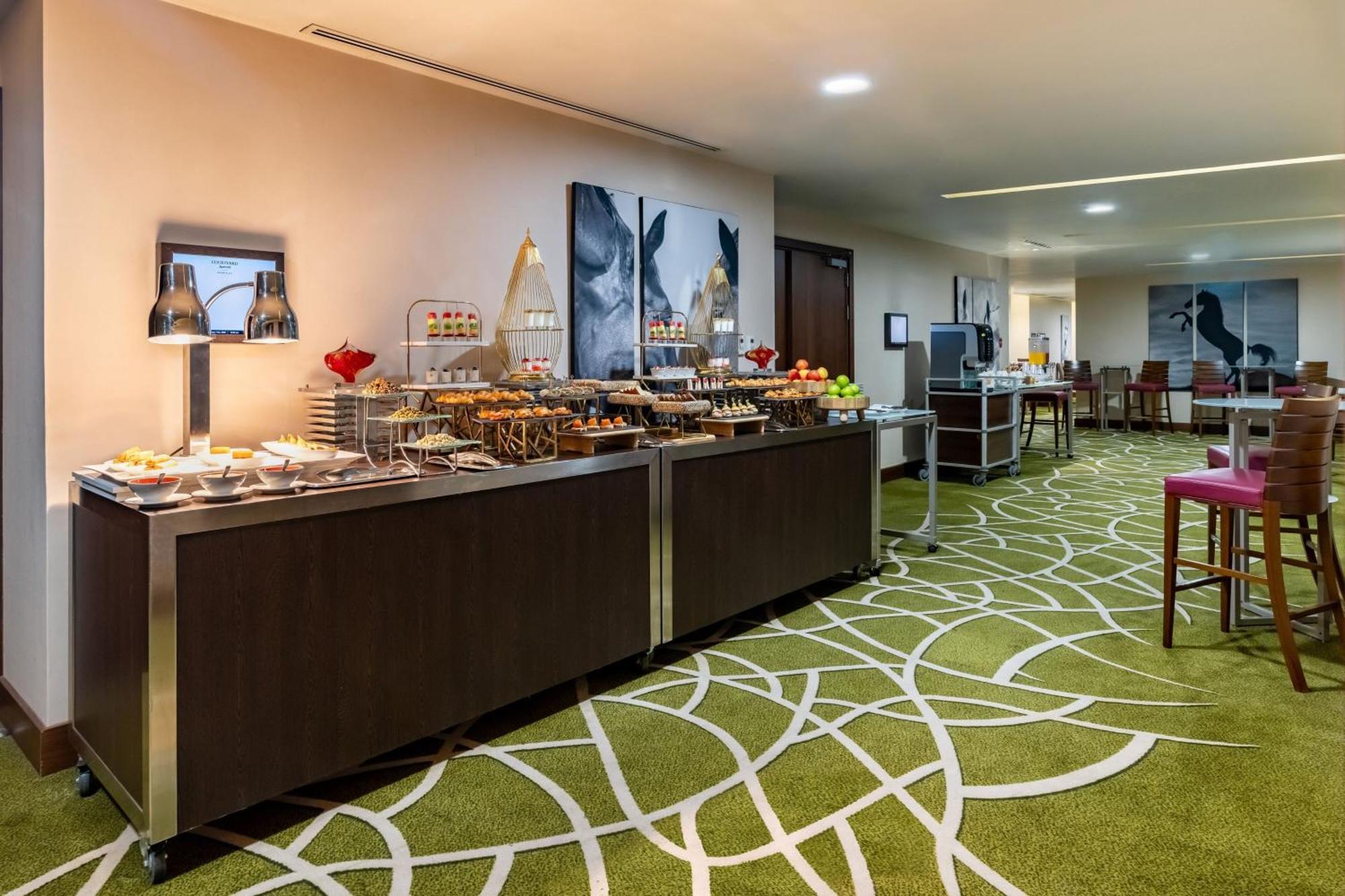 Courtyard By Marriott Riyadh Olaya Экстерьер фото