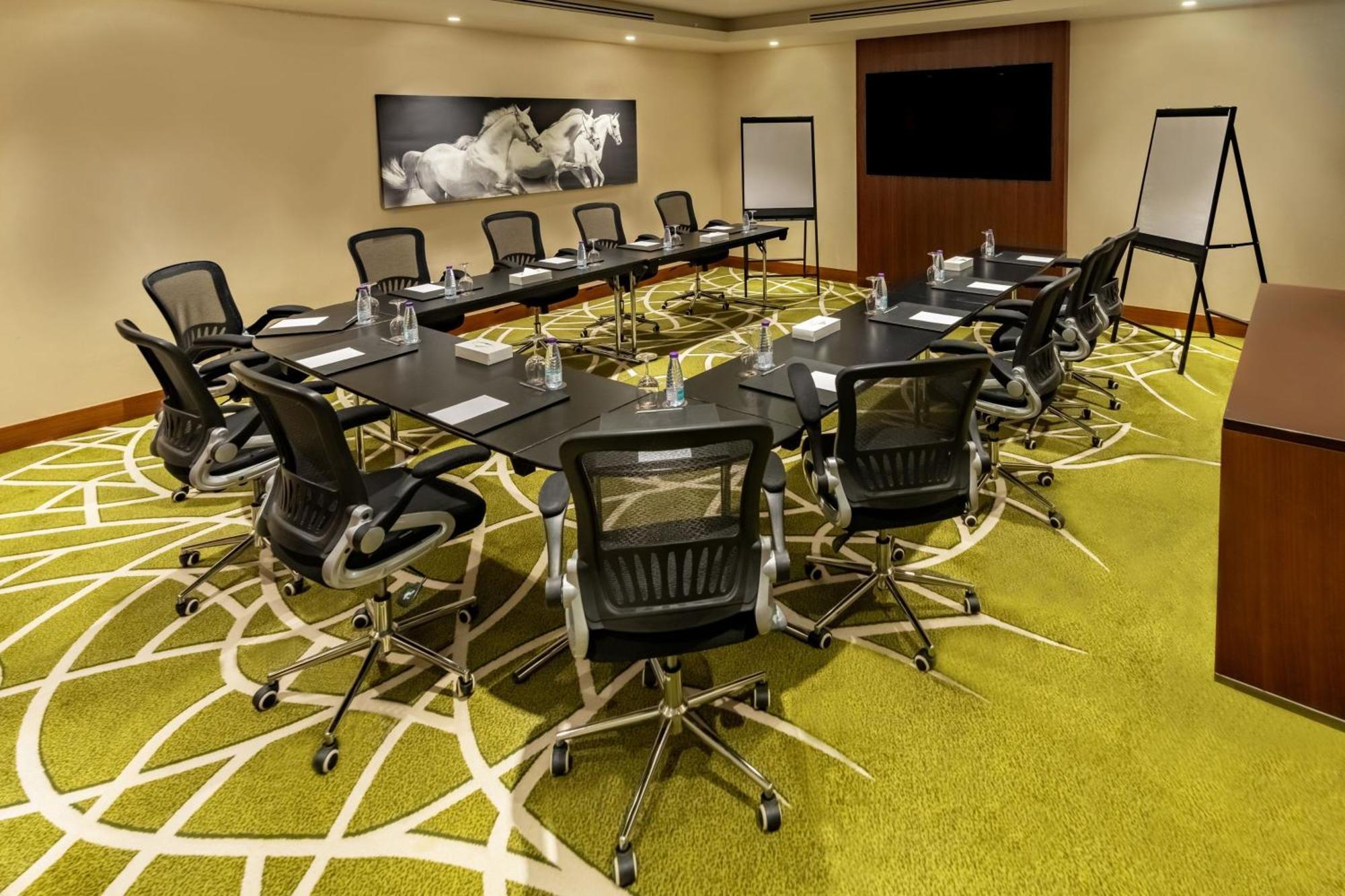 Courtyard By Marriott Riyadh Olaya Экстерьер фото