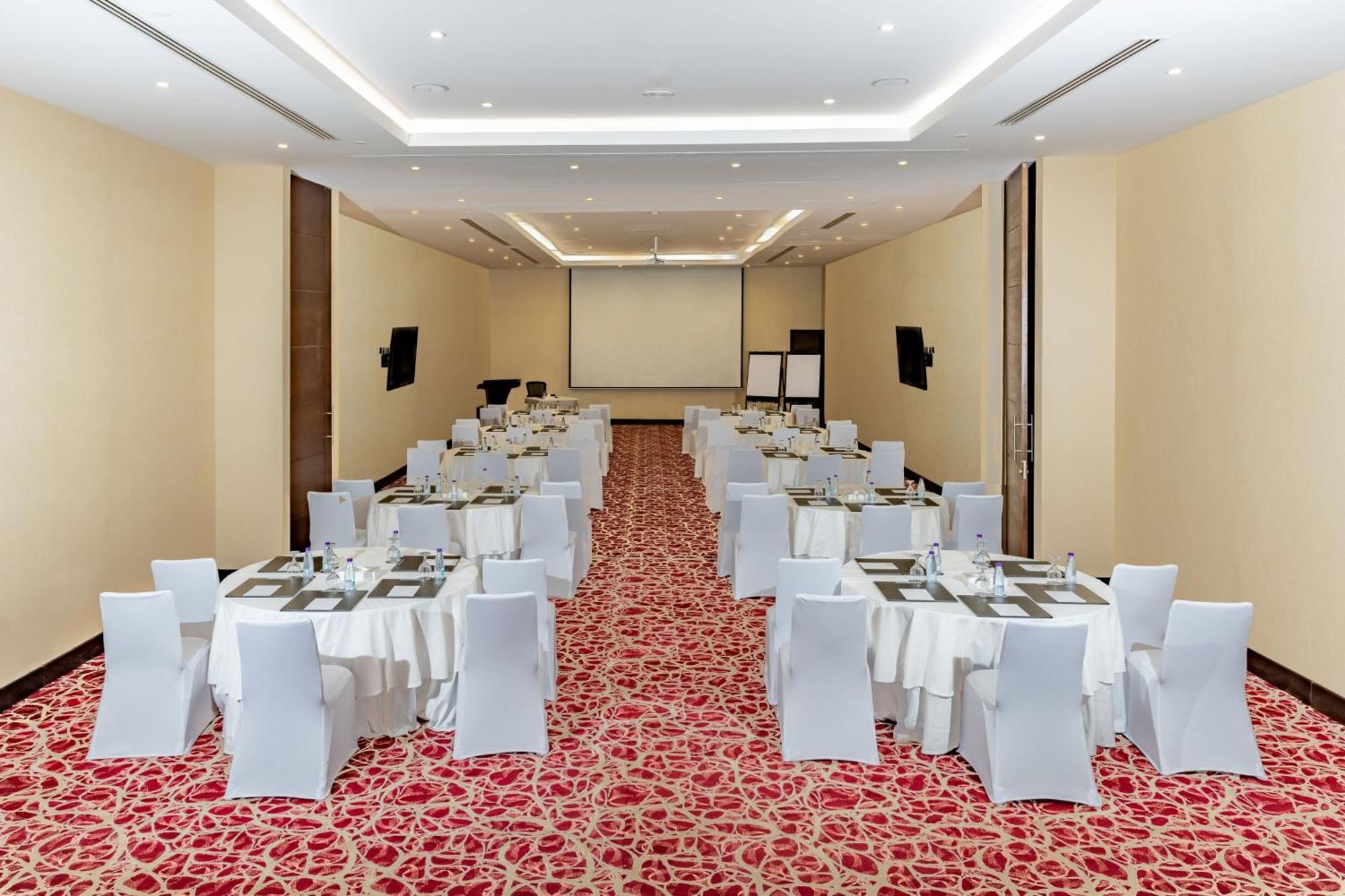 Courtyard By Marriott Riyadh Olaya Экстерьер фото