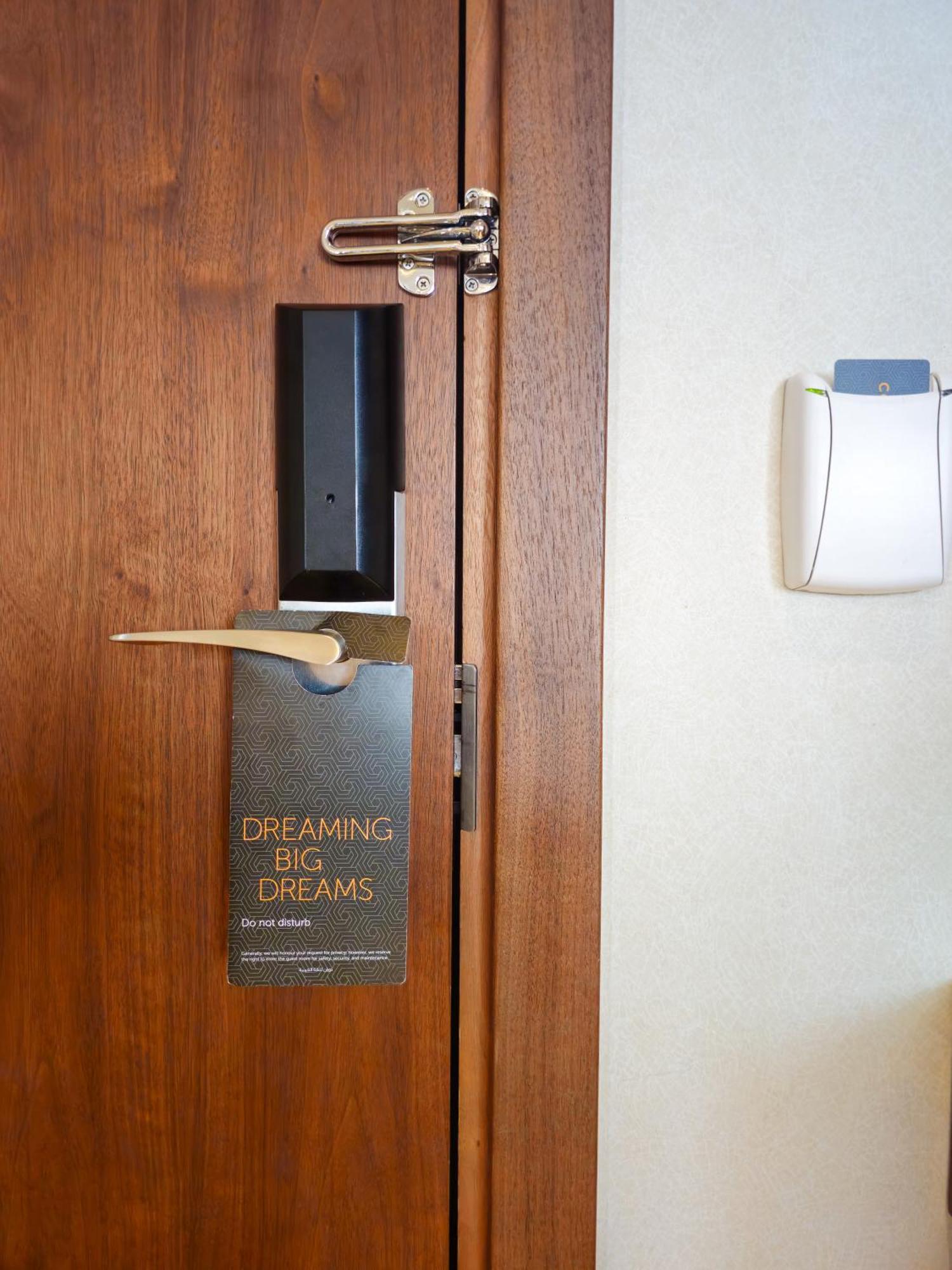 Courtyard By Marriott Riyadh Olaya Экстерьер фото