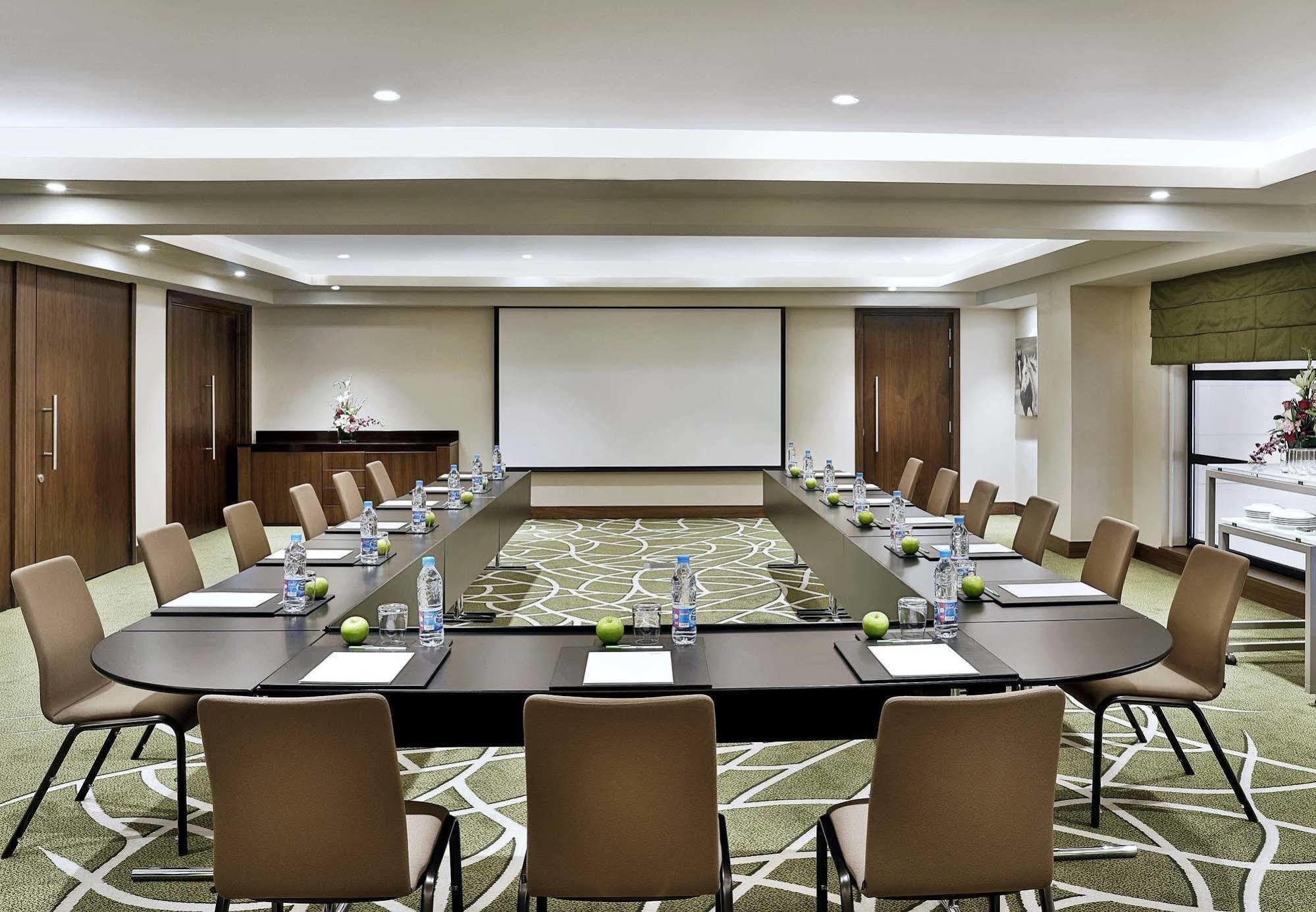 Courtyard By Marriott Riyadh Olaya Экстерьер фото